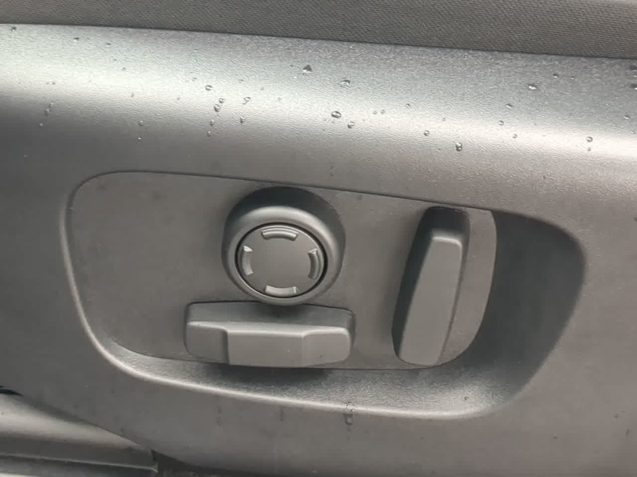 Thumbnail: 2025 Land Rover Discovery Sport - 14