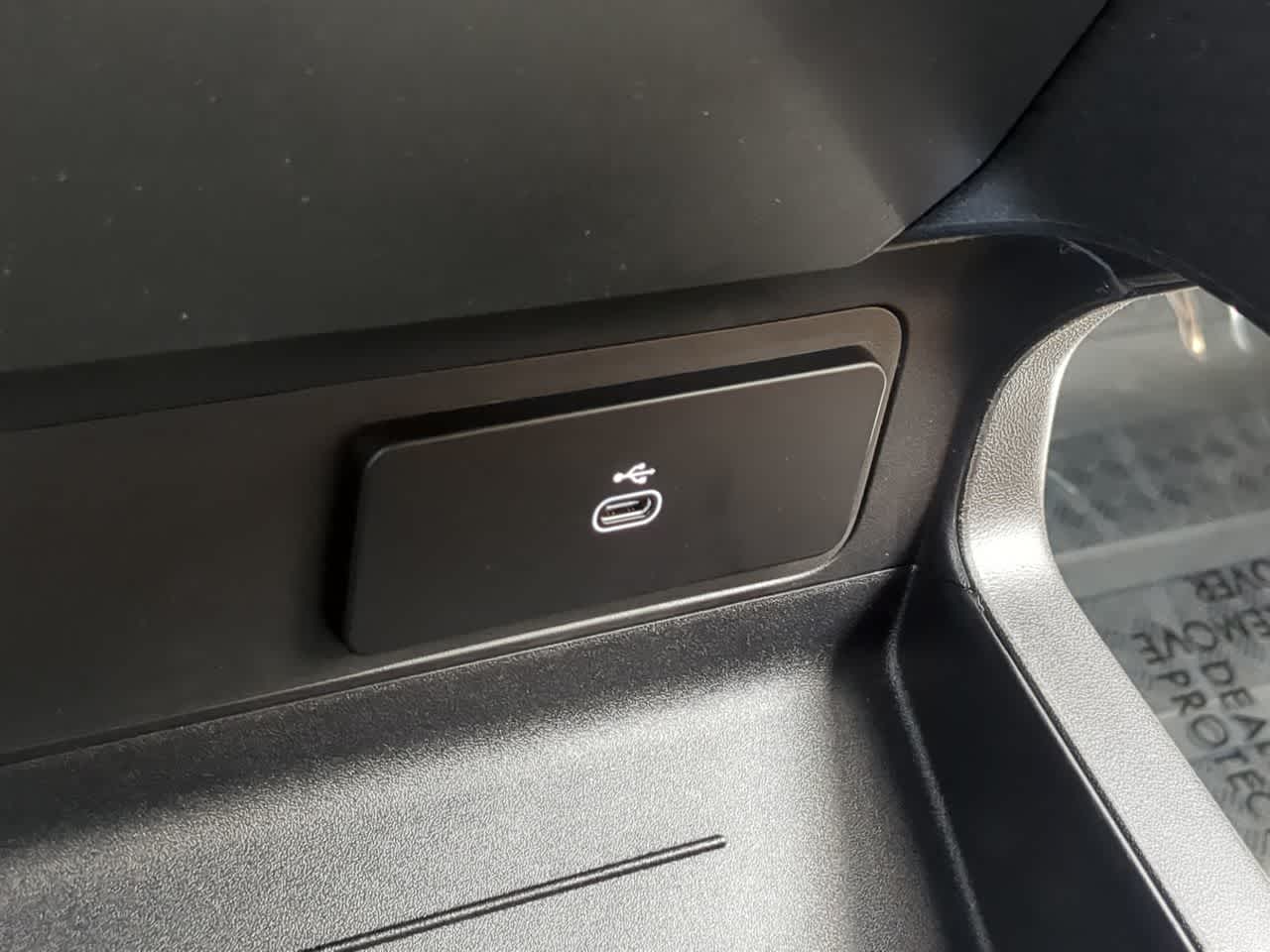 Thumbnail: 2025 Land Rover Defender - 34