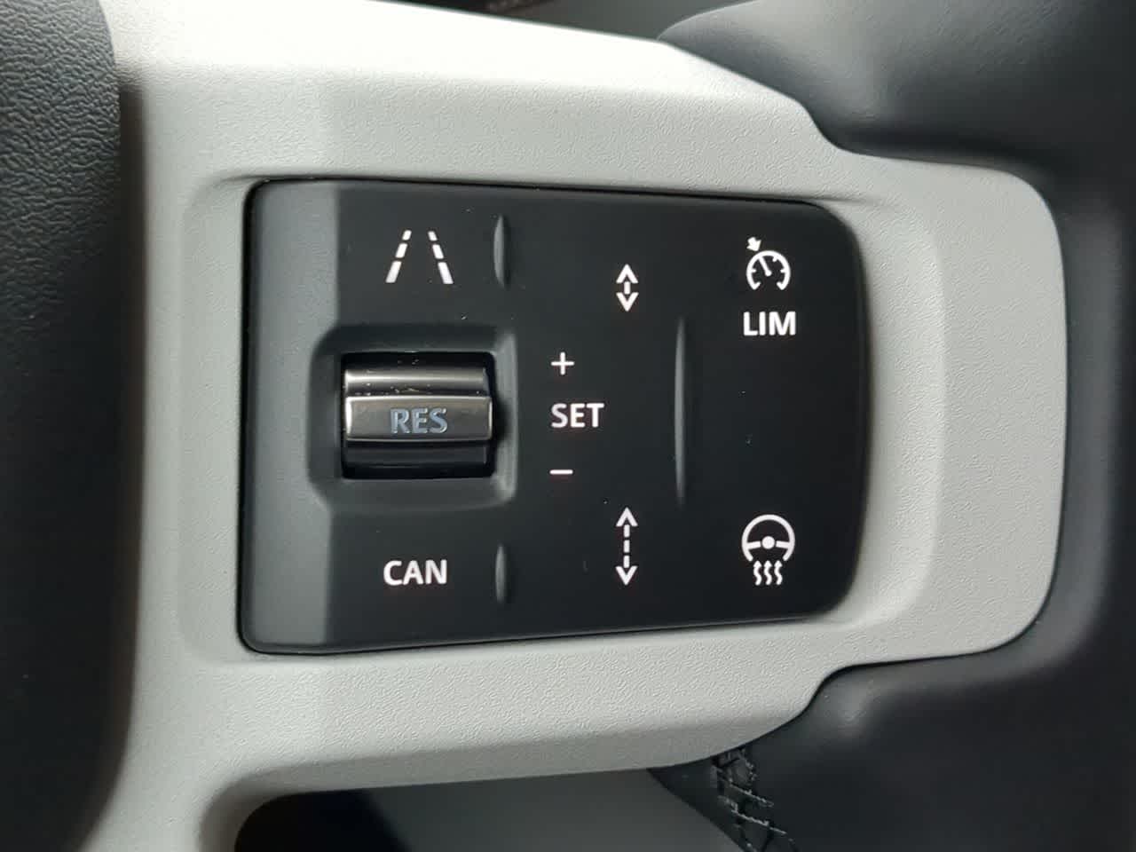2025 Land Rover Defender 110 27