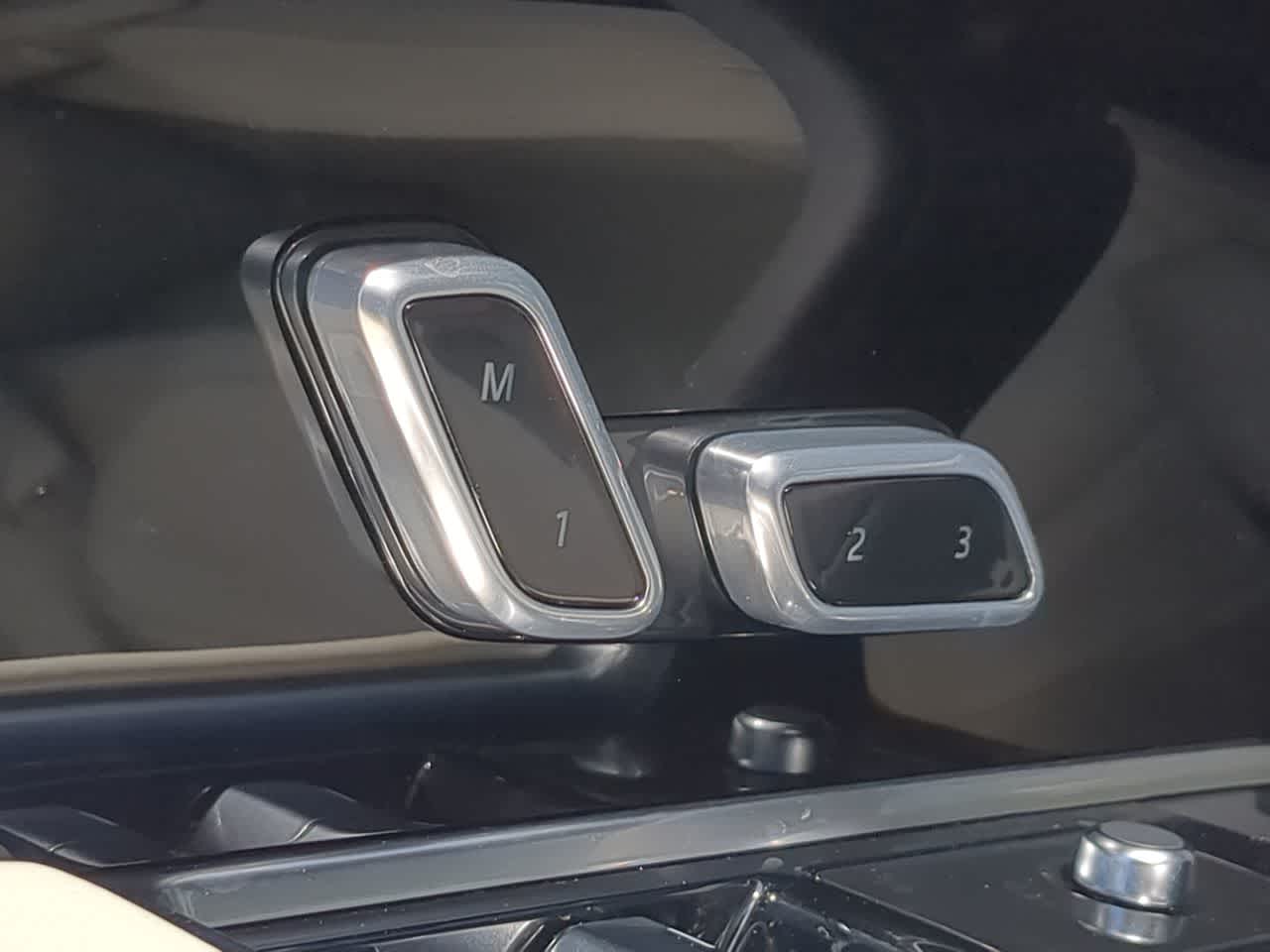 Thumbnail: 2026 Land Rover Range Rover - 18