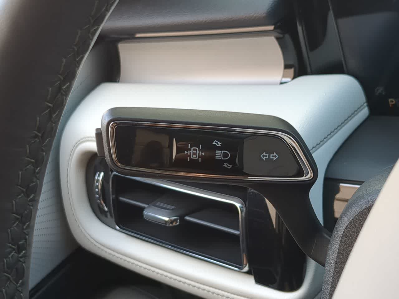 Thumbnail: 2025 Lincoln Aviator - 28