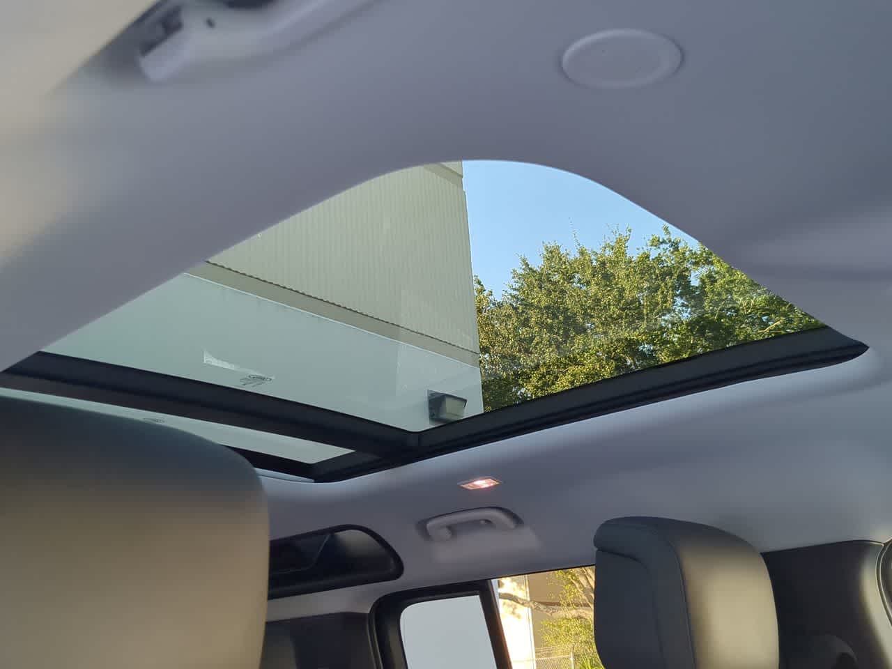 Thumbnail: 2025 Land Rover Defender - 19