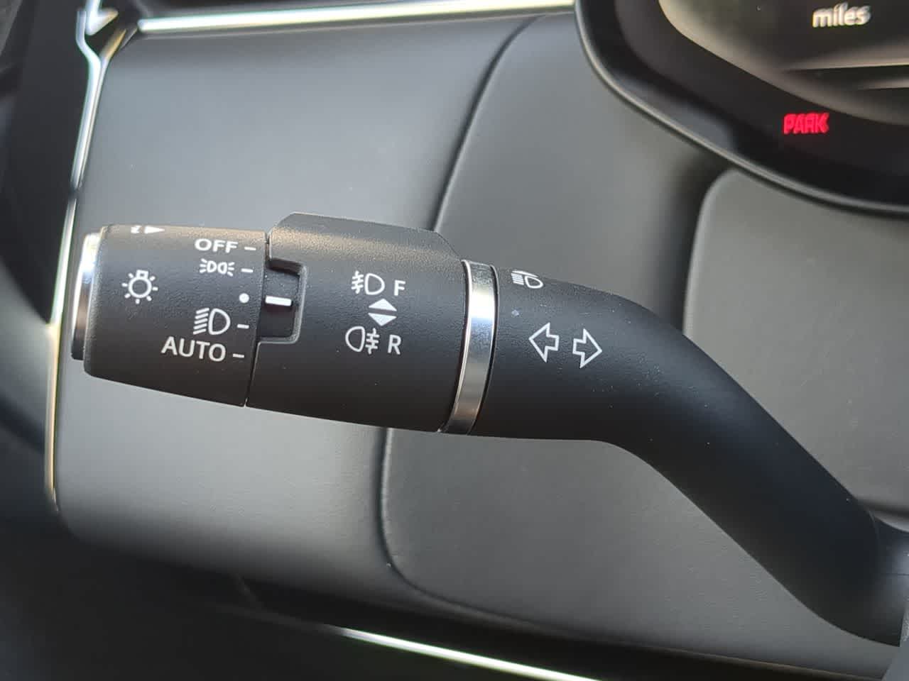 Thumbnail: 2025 Land Rover Range Rover Sport - 28