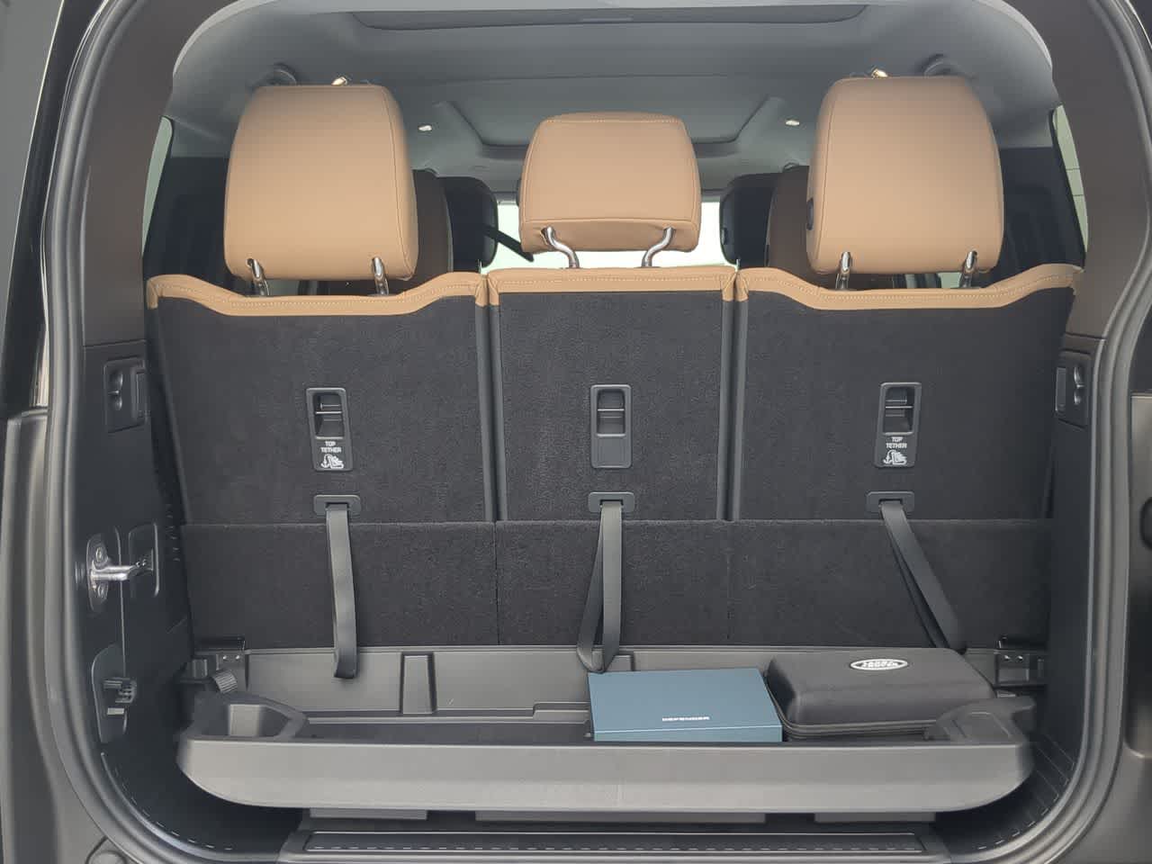 Thumbnail: 2025 Land Rover Defender - 36