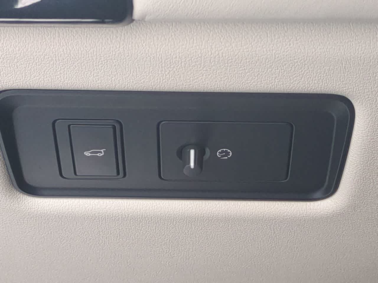 Thumbnail: 2021 Land Rover Range Rover - 18