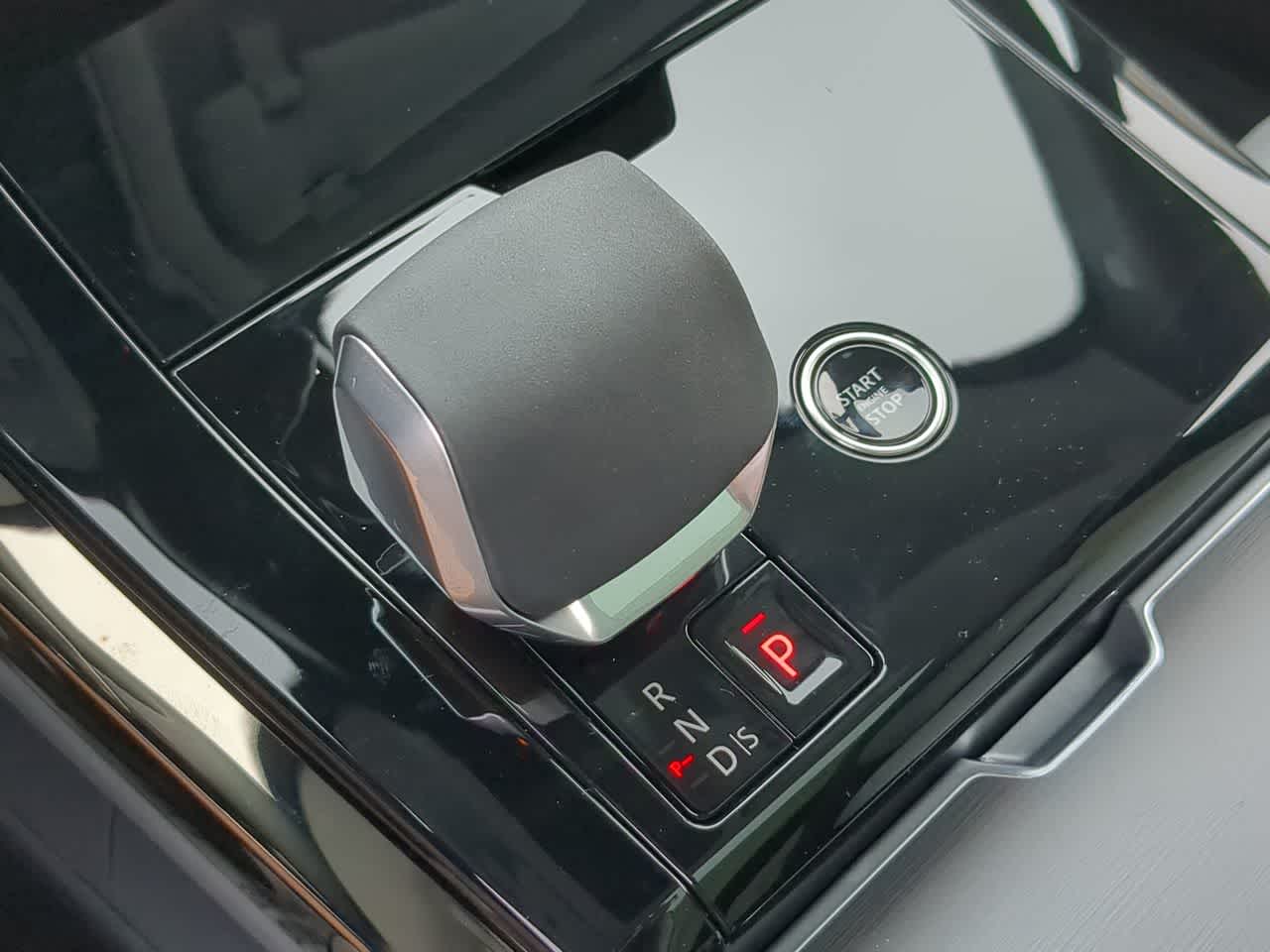 Thumbnail: 2026 Land Rover Range Rover Sport - 33