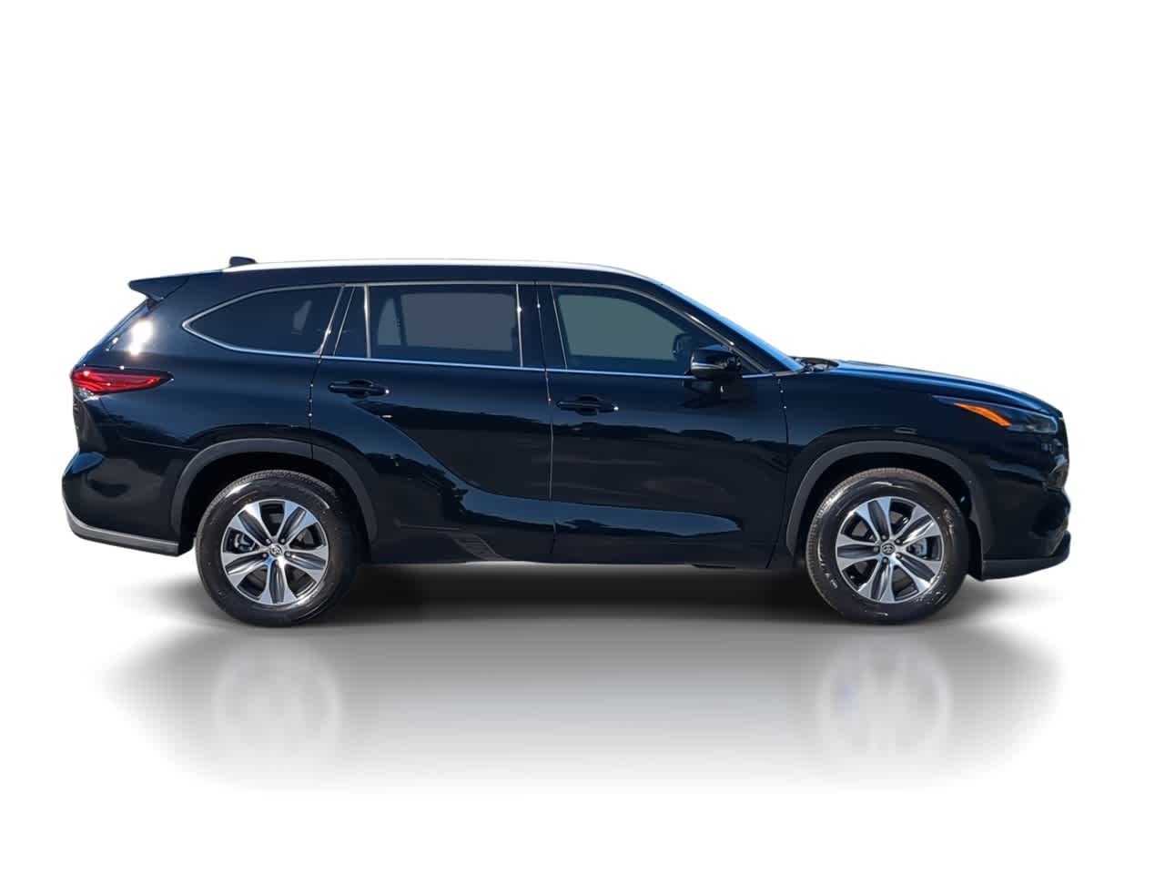 Thumbnail: 2022 Toyota Highlander - 9