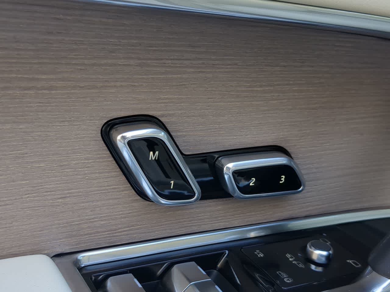 Thumbnail: 2025 Land Rover Range Rover - 18