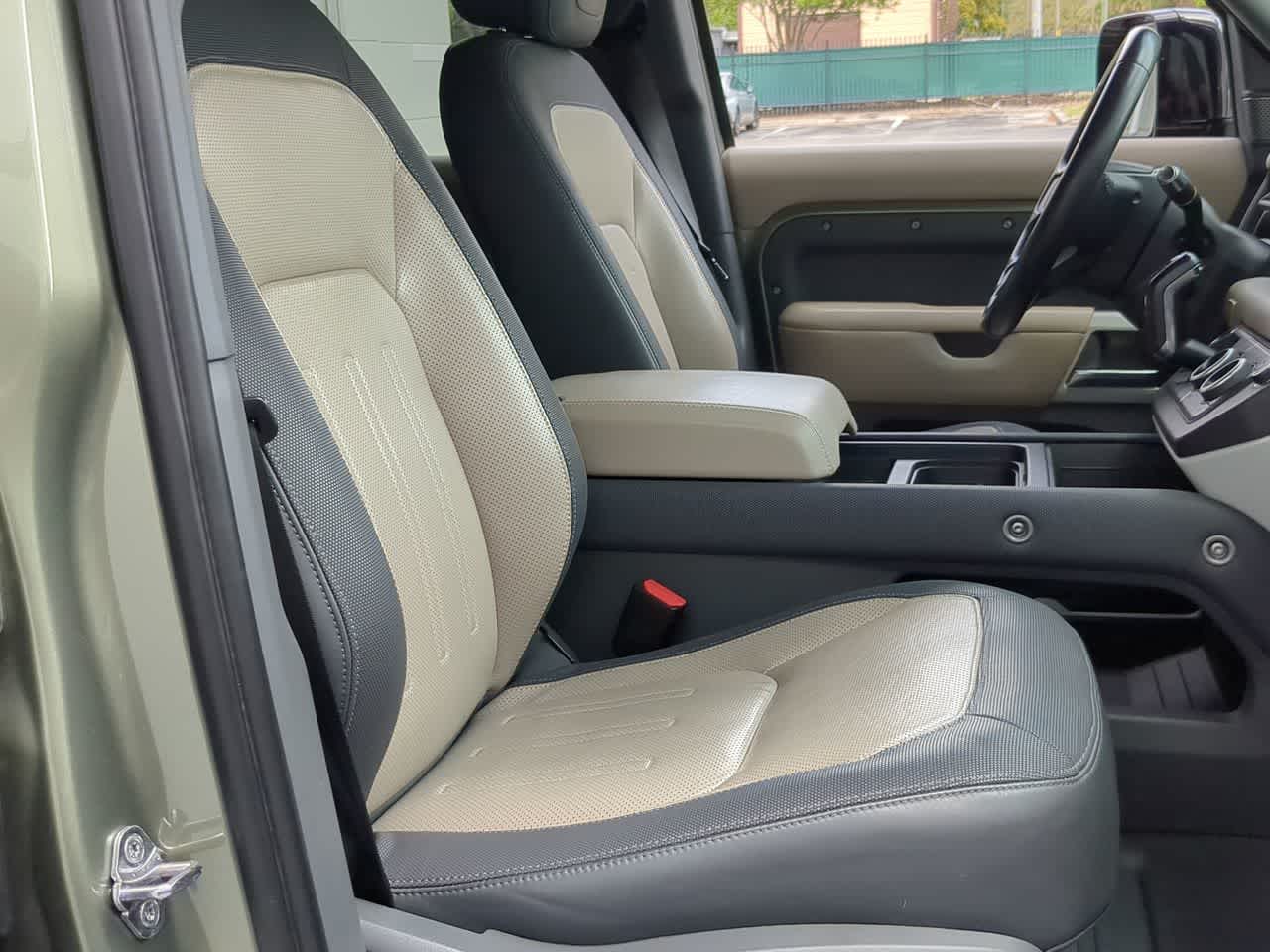 Thumbnail: 2022 Land Rover Defender - 21