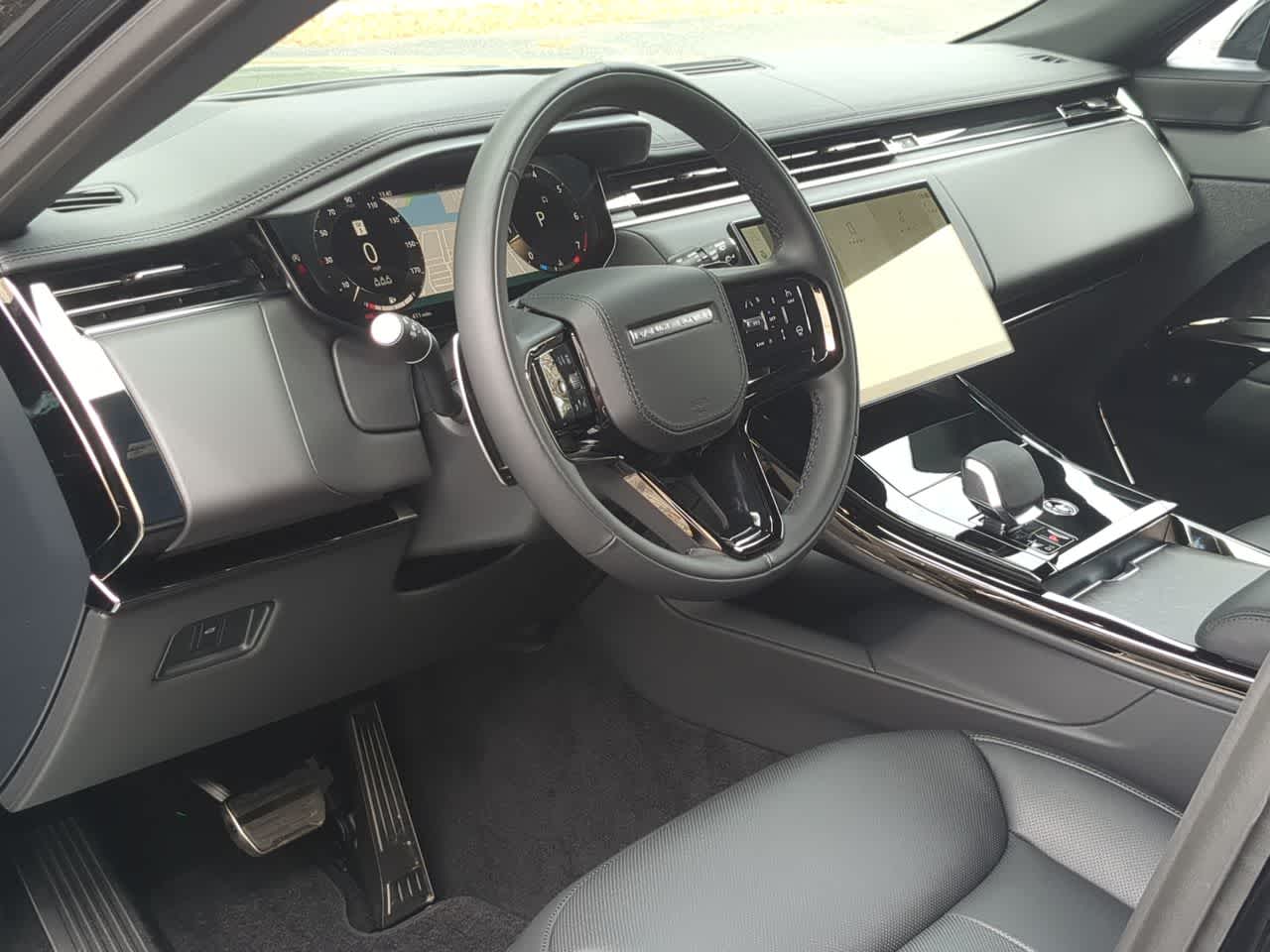 Thumbnail: 2026 Land Rover Range Rover Sport - 10