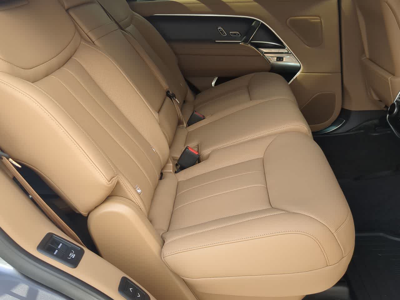 Thumbnail: 2025 Land Rover Range Rover - 22