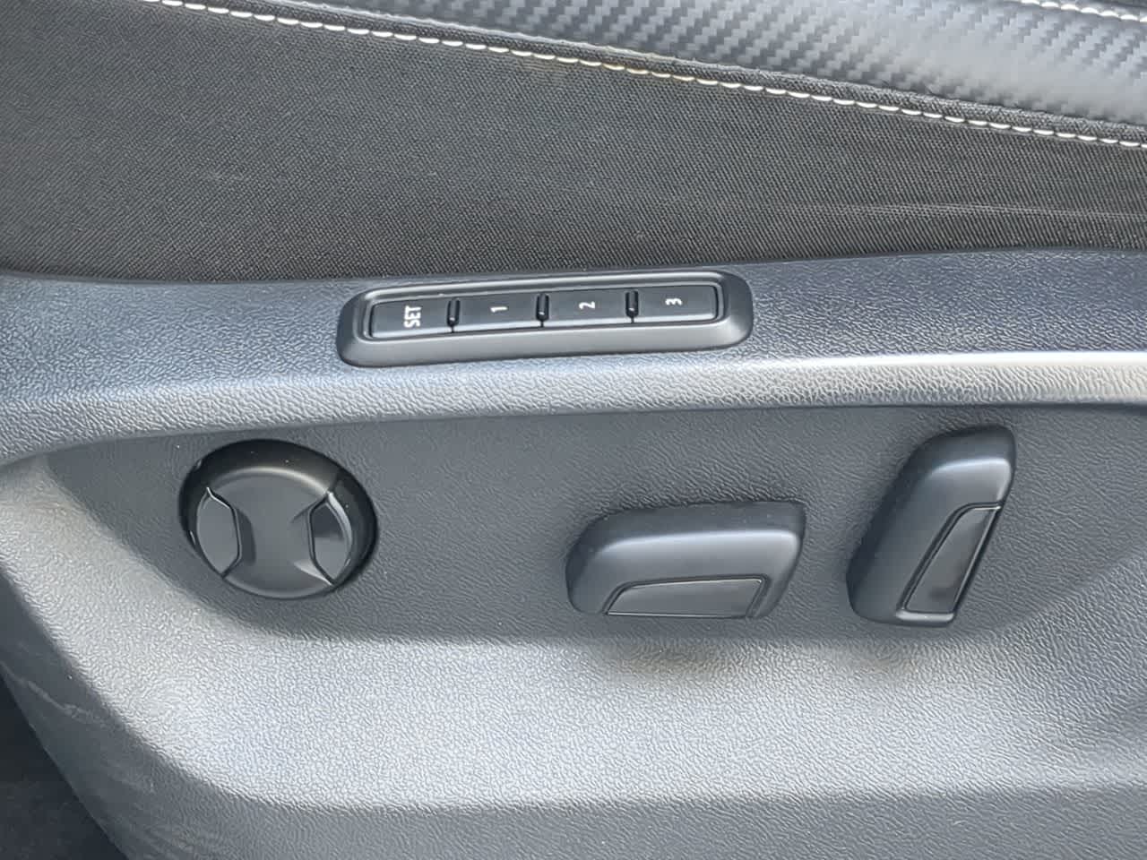 Thumbnail: 2023 Volkswagen Atlas - 17