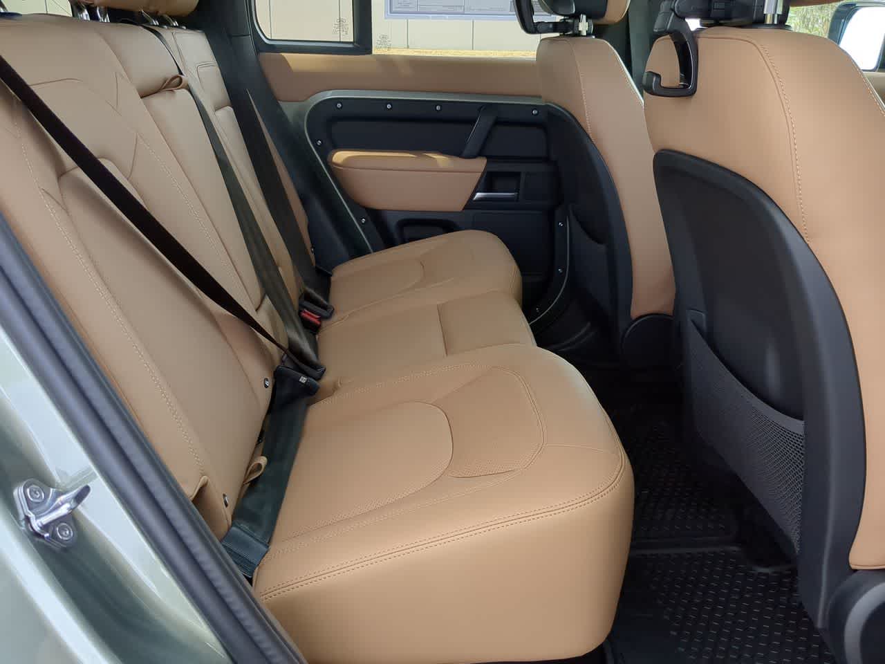 2025 Land Rover Defender 110 22