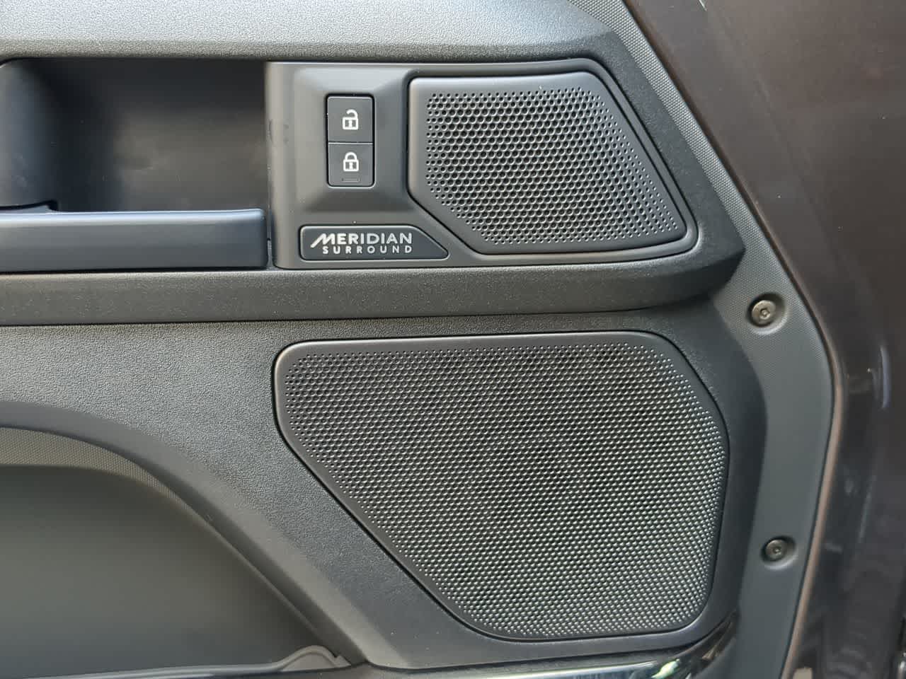 Thumbnail: 2025 Land Rover Defender - 33