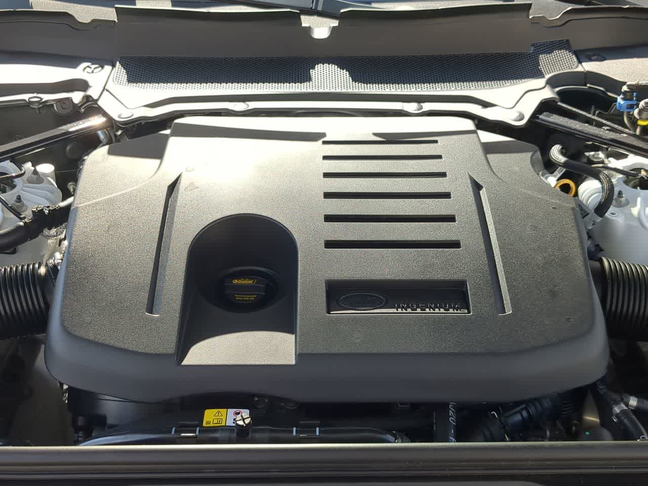 Thumbnail: 2026 Land Rover Discovery - 15