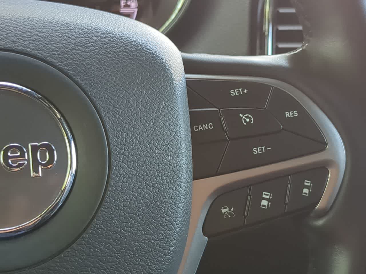 Thumbnail: 2021 Jeep Grand Cherokee - 26