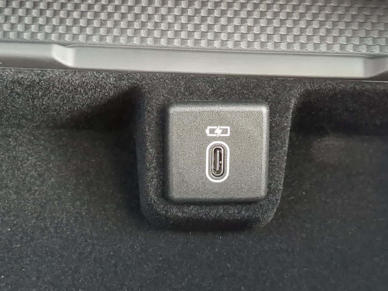 Thumbnail: 2026 Land Rover Range Rover - 34