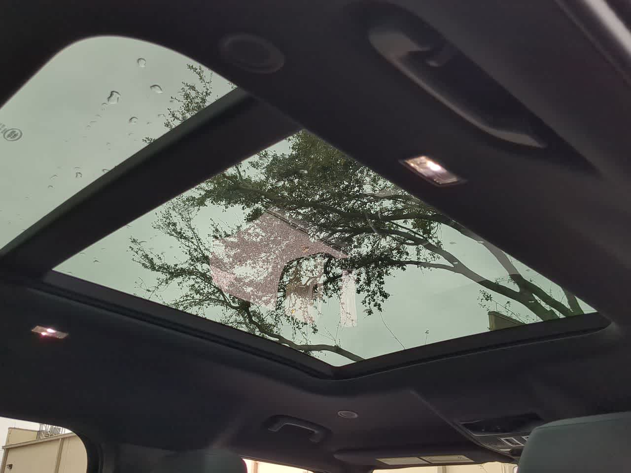 Thumbnail: 2025 Land Rover Defender - 22