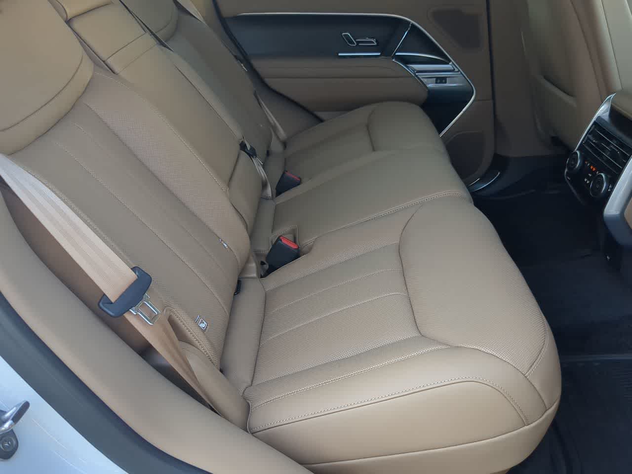 Thumbnail: 2025 Land Rover Range Rover - 21