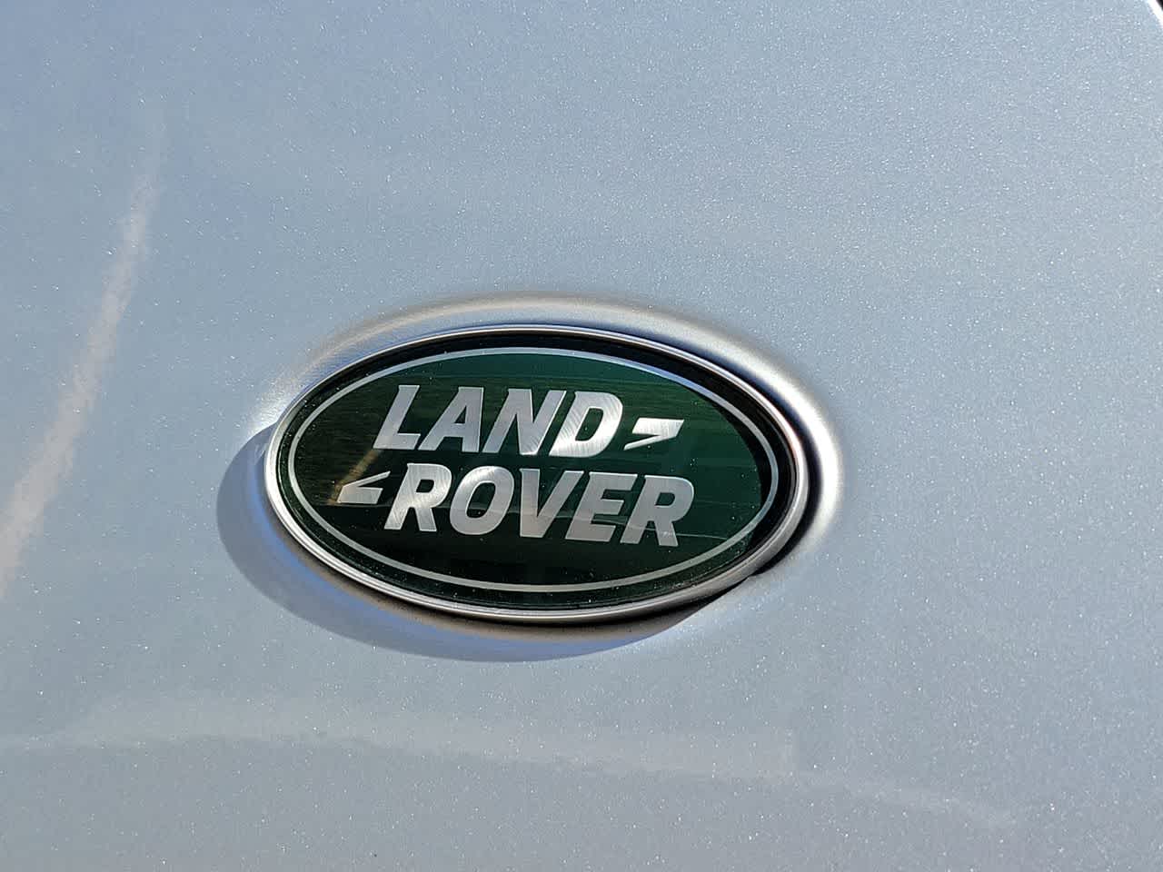 2024 Land Rover Discovery S 19