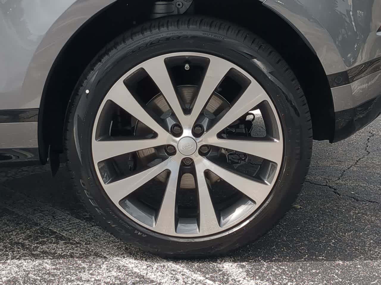 Thumbnail: 2026 Land Rover Range Rover Evoque - 14