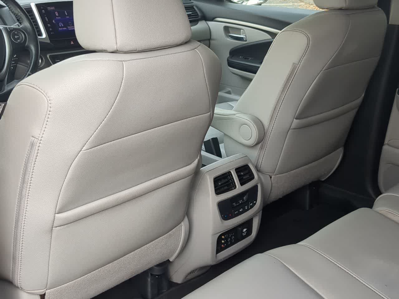 Thumbnail: 2018 Honda Pilot - 18