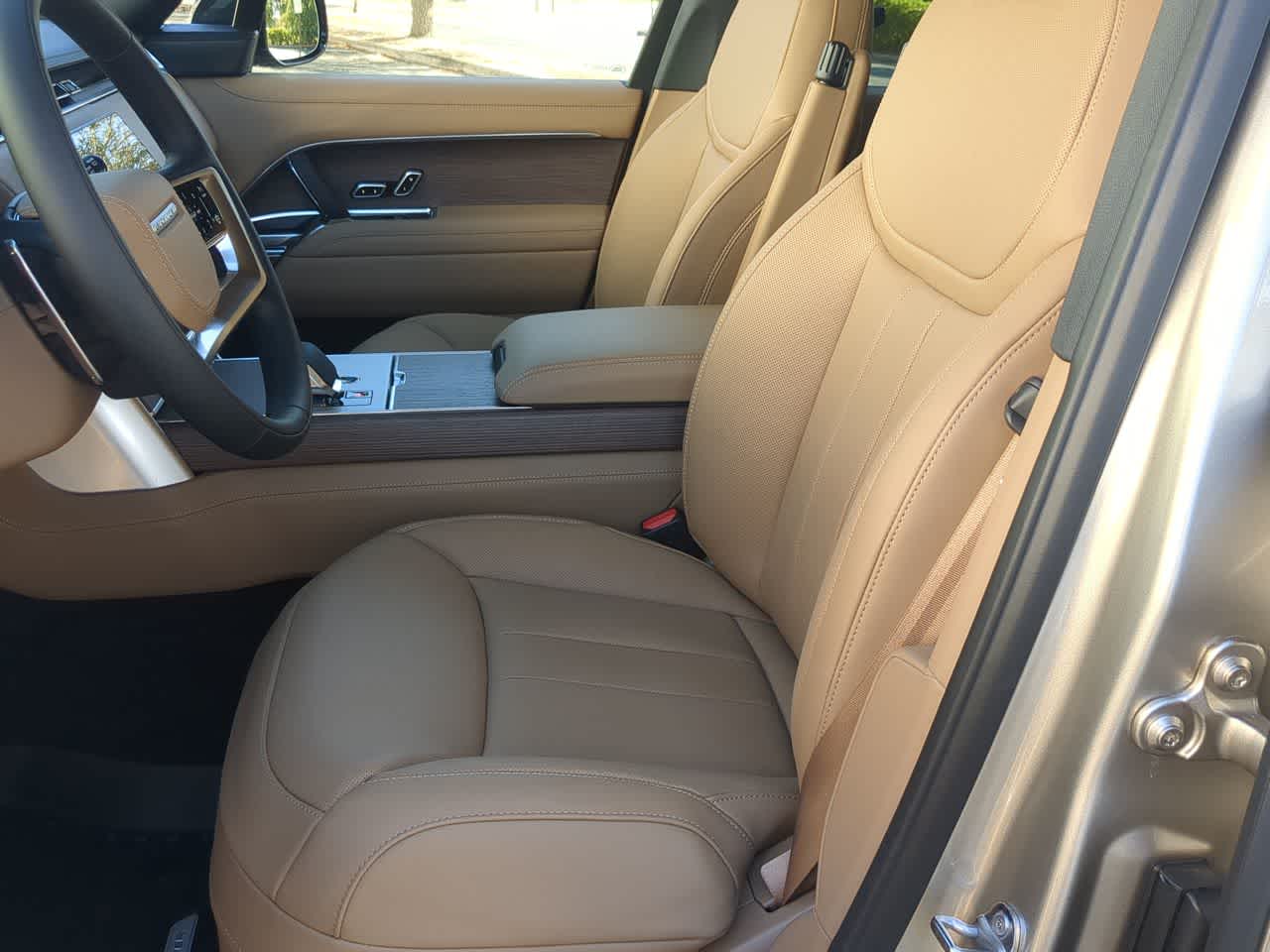 Thumbnail: 2026 Land Rover Range Rover - 16