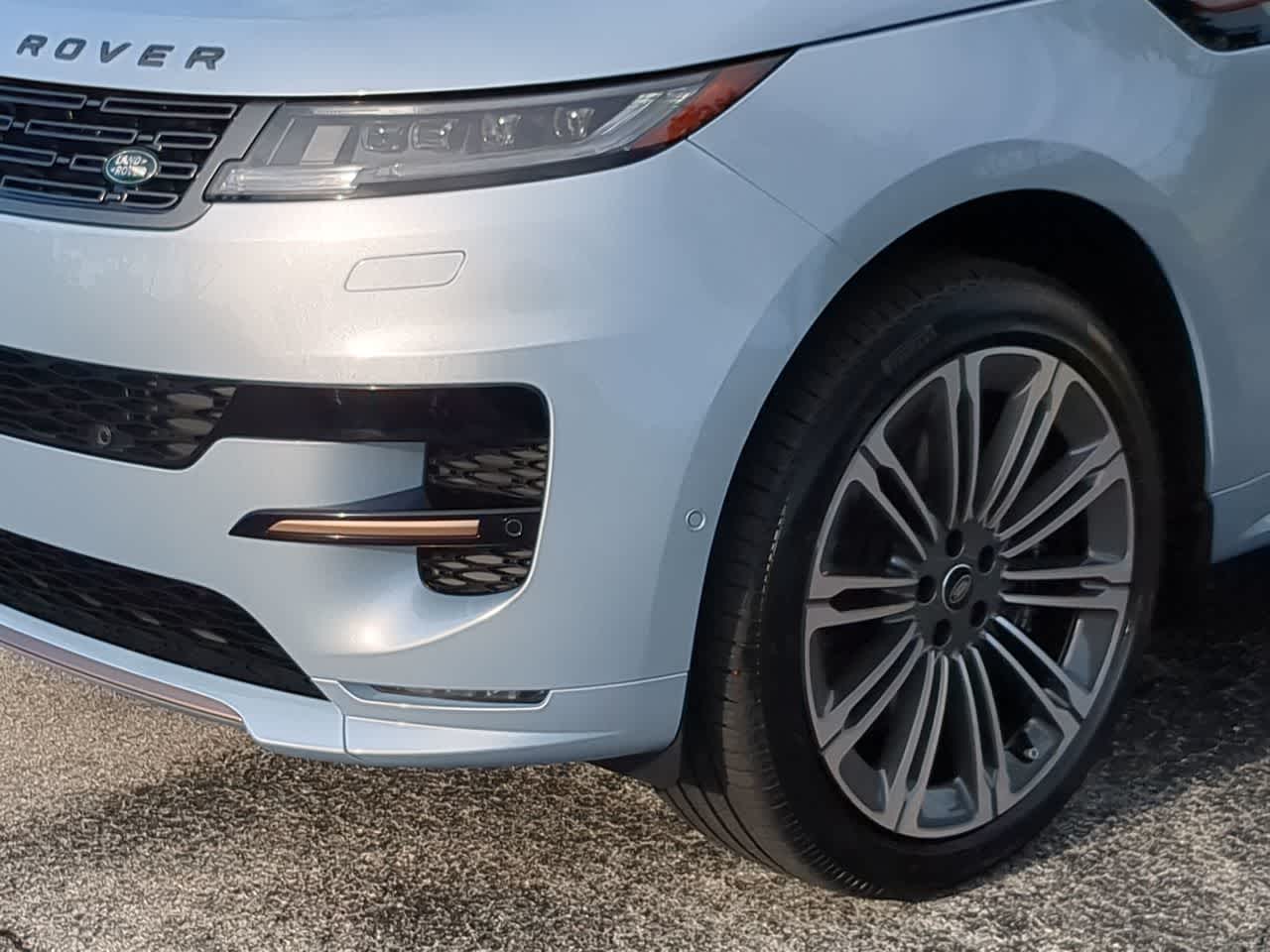 Thumbnail: 2025 Land Rover Range Rover Sport - 11