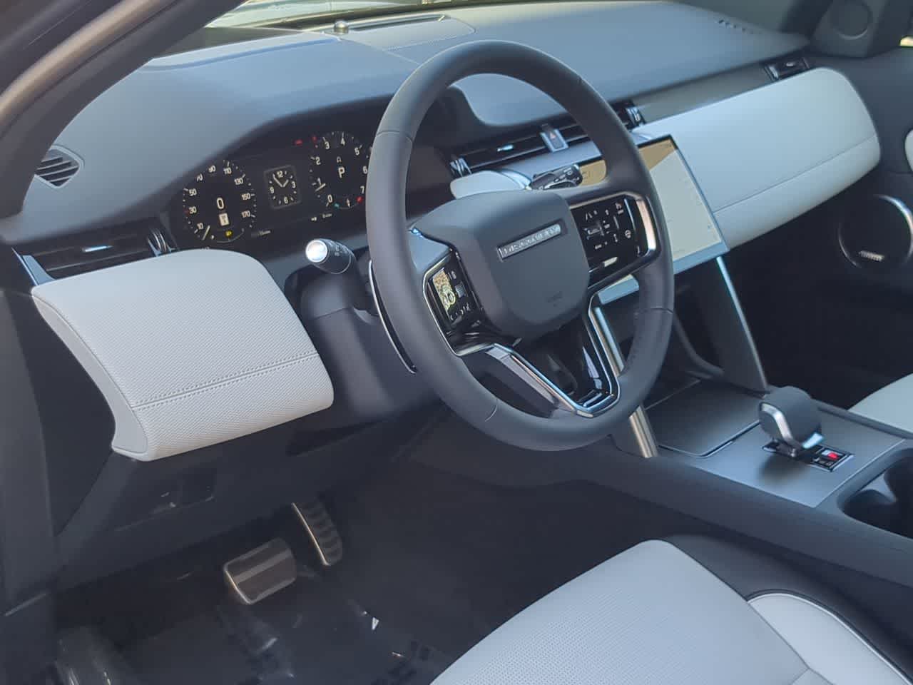 Thumbnail: 2026 Land Rover Discovery Sport - 10