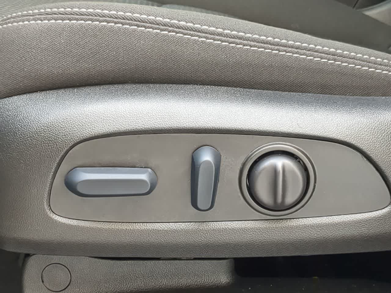 Thumbnail: 2023 GMC Terrain - 16