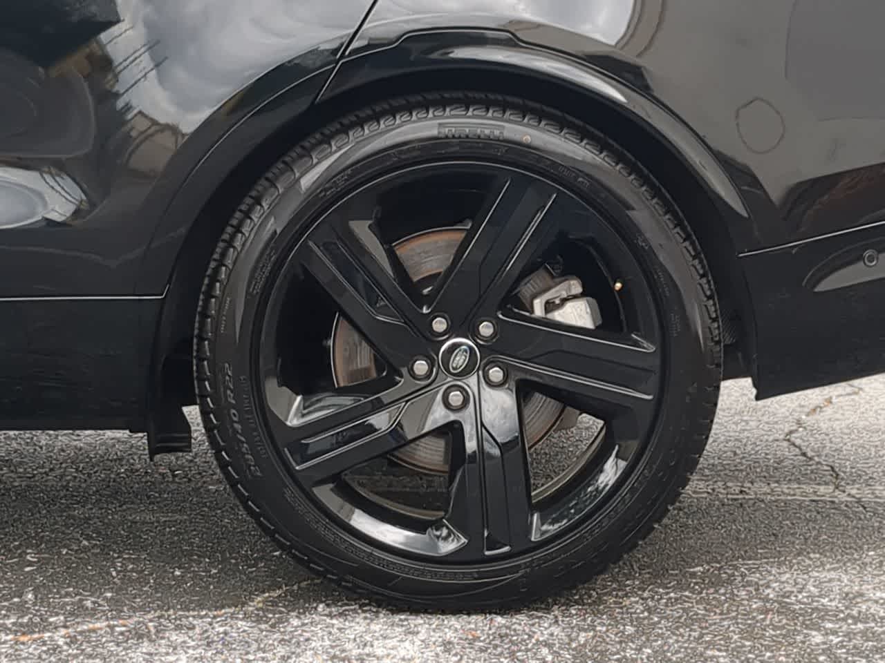 Thumbnail: 2025 Land Rover Discovery - 14