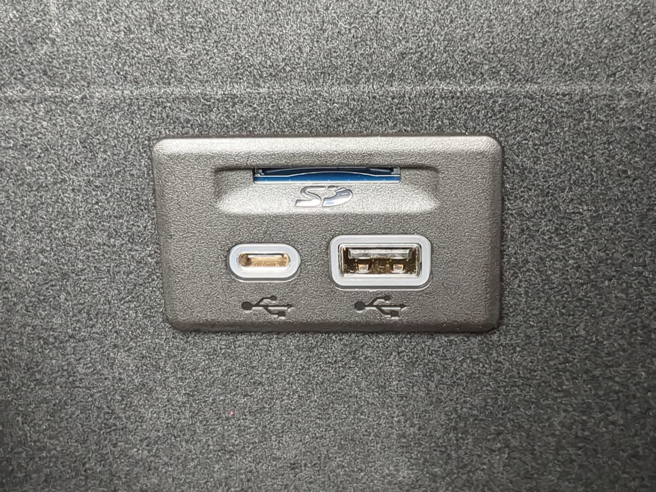 Thumbnail: 2024 Cadillac XT6 - 33