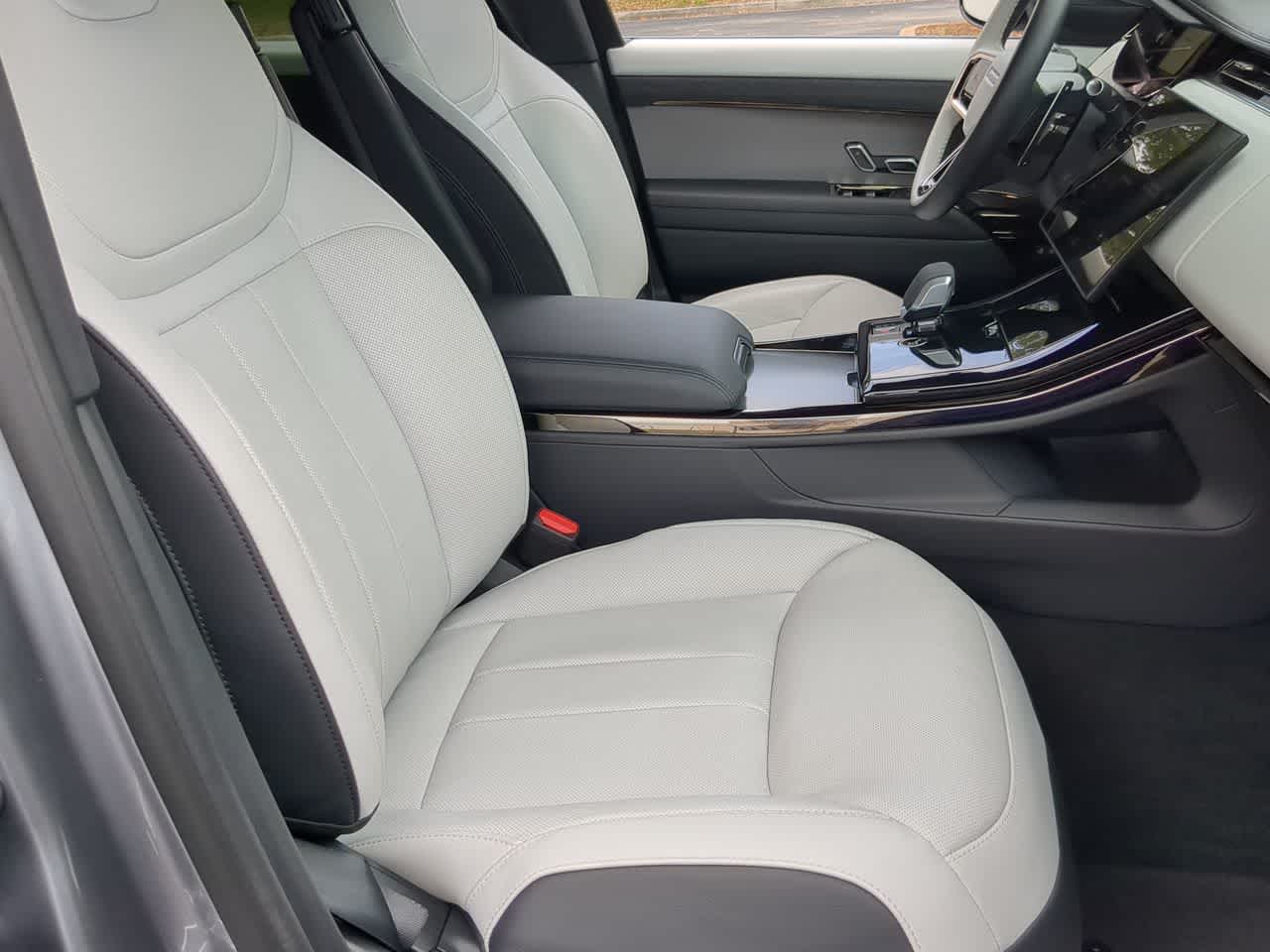 Thumbnail: 2025 Land Rover Range Rover Sport - 24