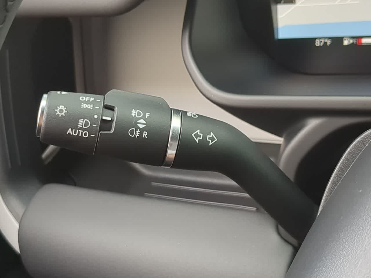 Thumbnail: 2025 Land Rover Defender - 29