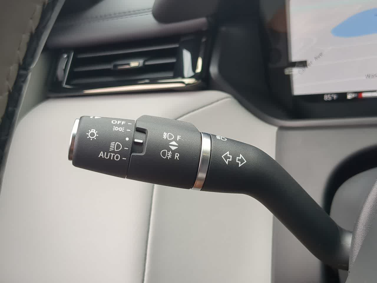 Thumbnail: 2026 Land Rover Range Rover Velar - 28