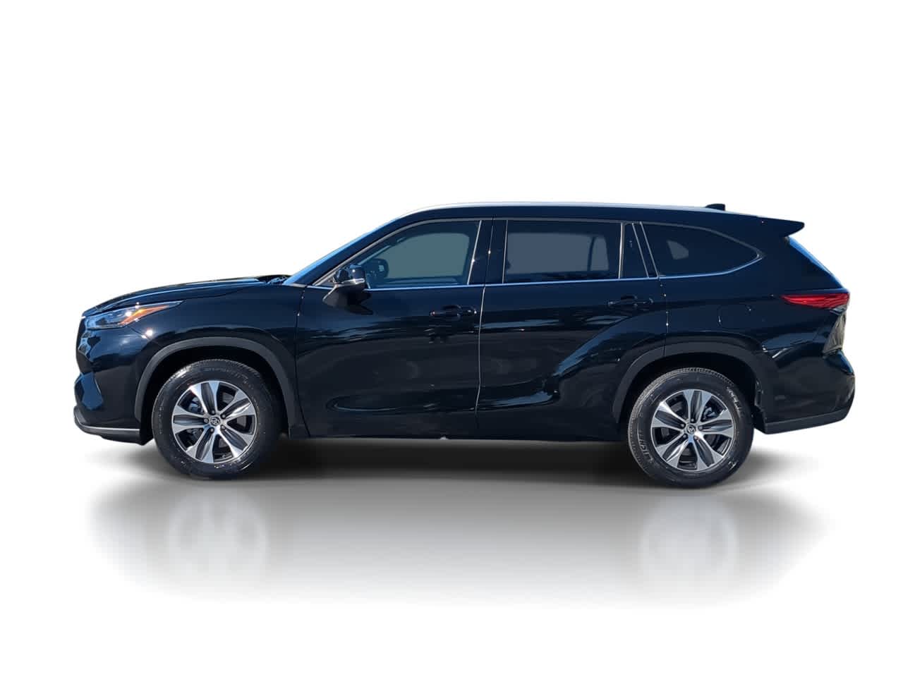 Thumbnail: 2022 Toyota Highlander - 5