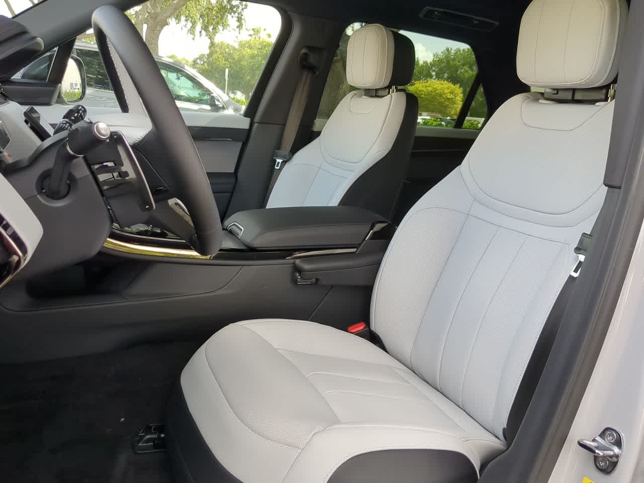 Thumbnail: 2025 Land Rover Range Rover Sport - 16