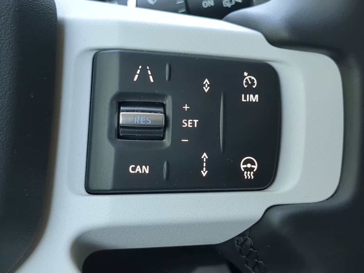 Thumbnail: 2025 Land Rover Defender - 27