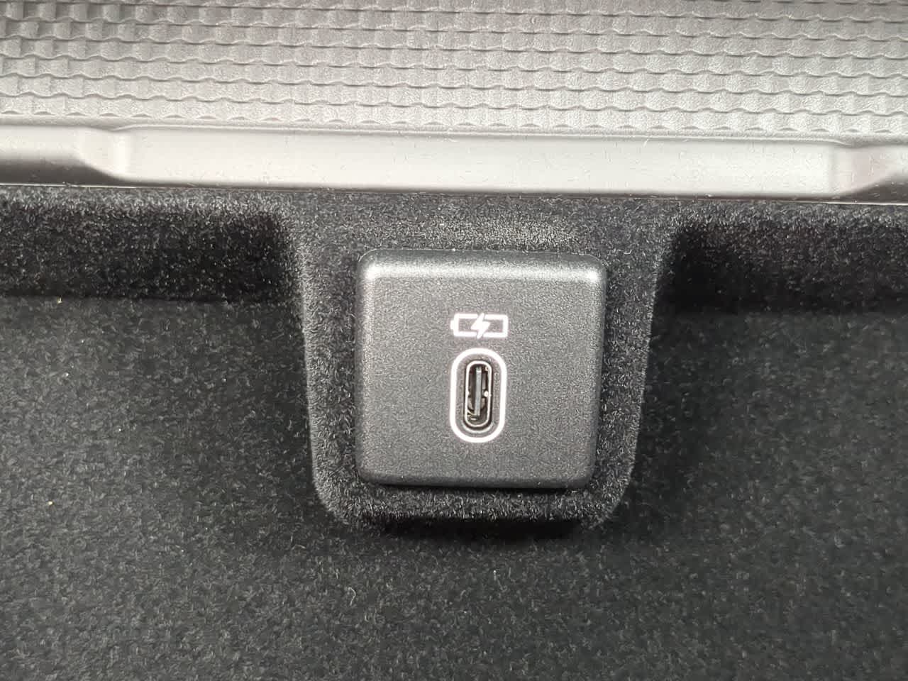 Thumbnail: 2026 Land Rover Range Rover - 34