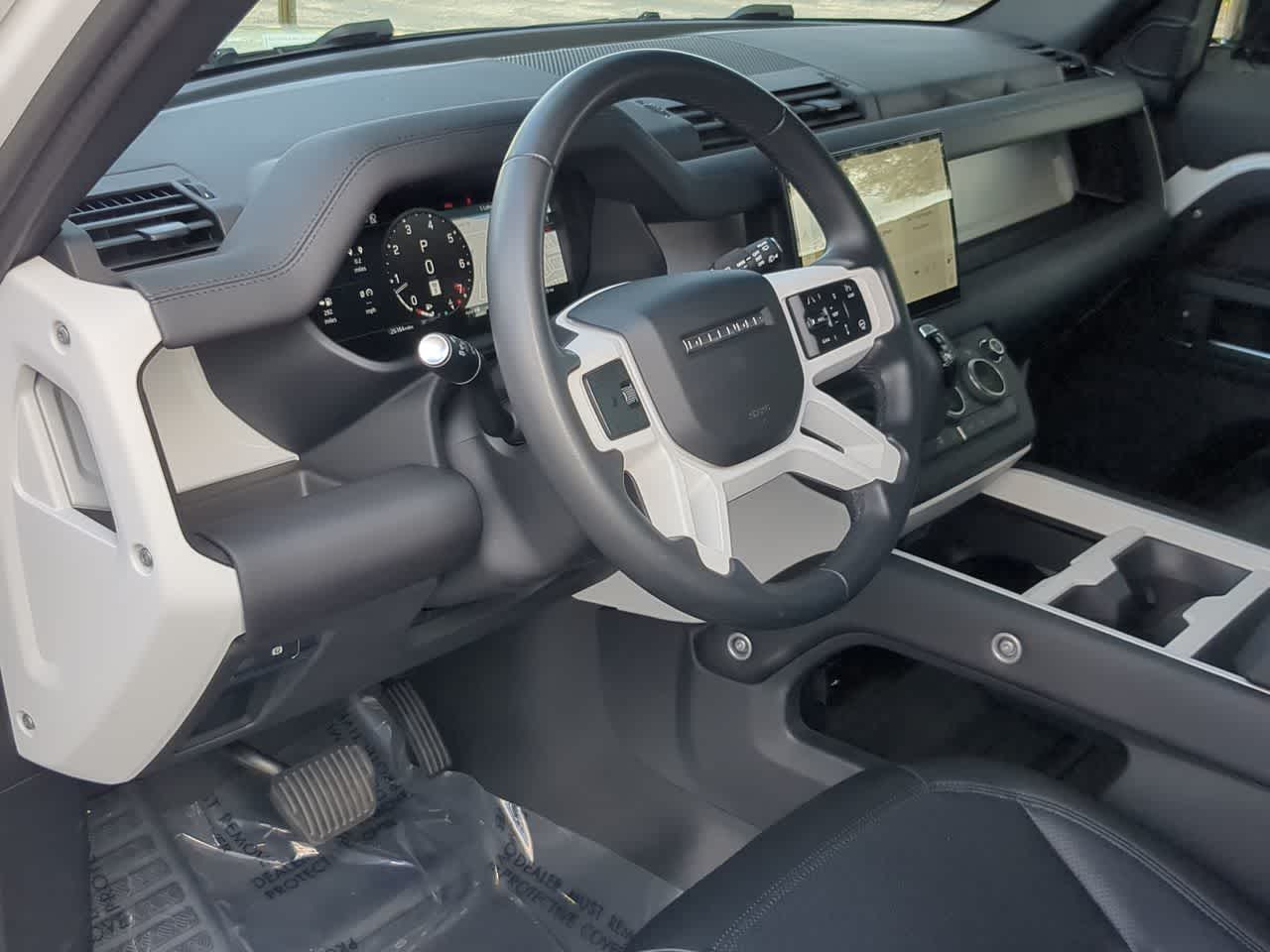 Thumbnail: 2025 Land Rover Defender - 10