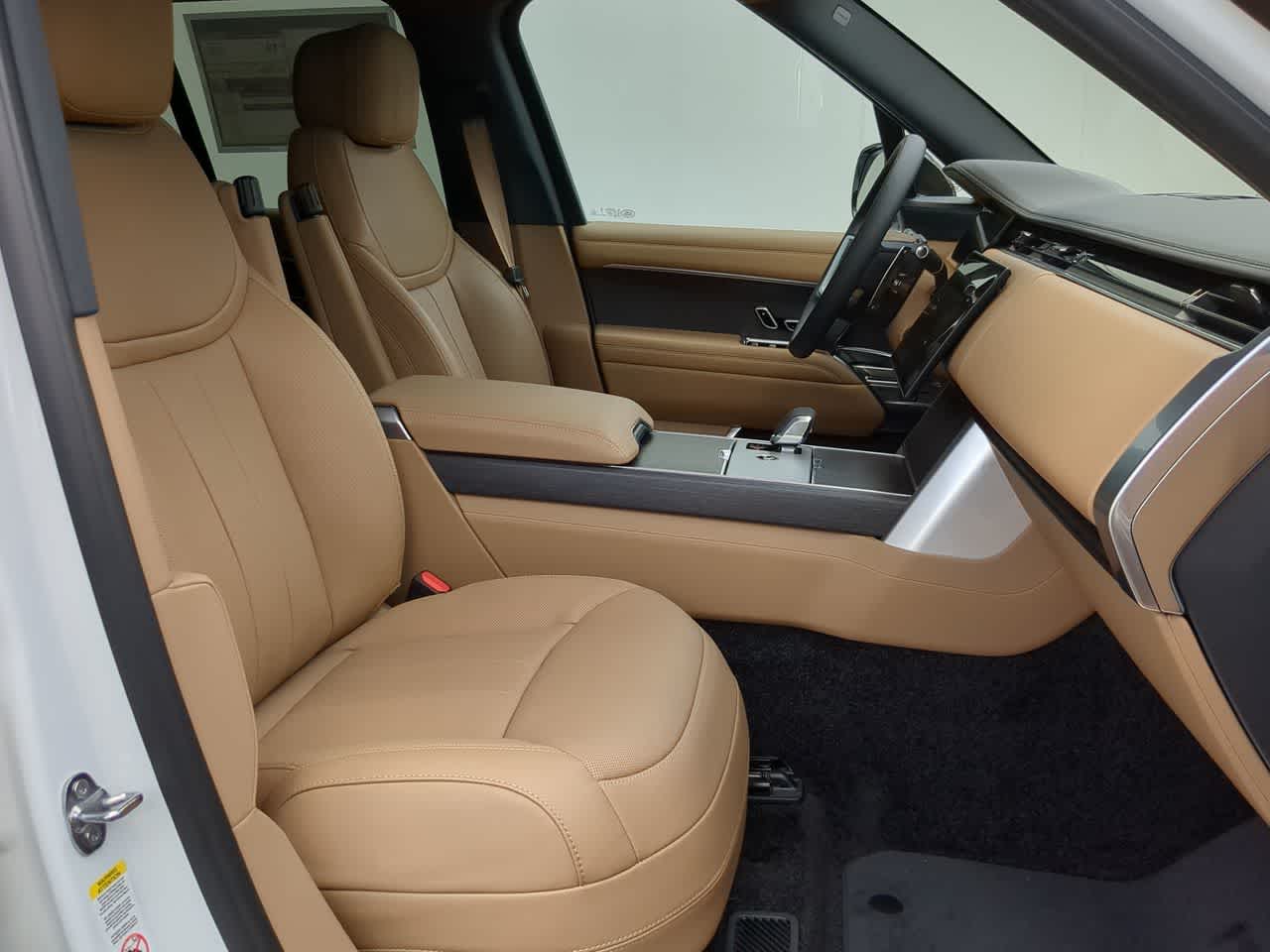 Thumbnail: 2025 Land Rover Range Rover - 22
