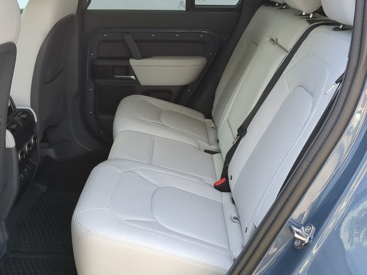 Thumbnail: 2025 Land Rover Defender - 19