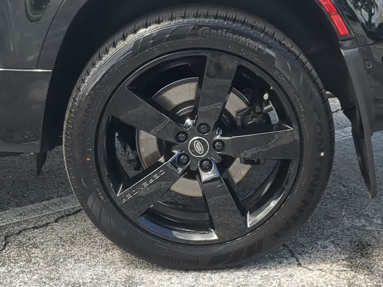 Thumbnail: 2025 Land Rover Defender - 14