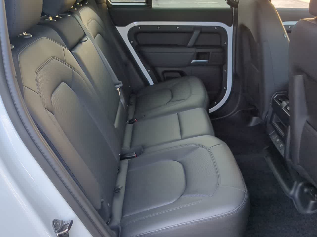 Thumbnail: 2025 Land Rover Defender - 21