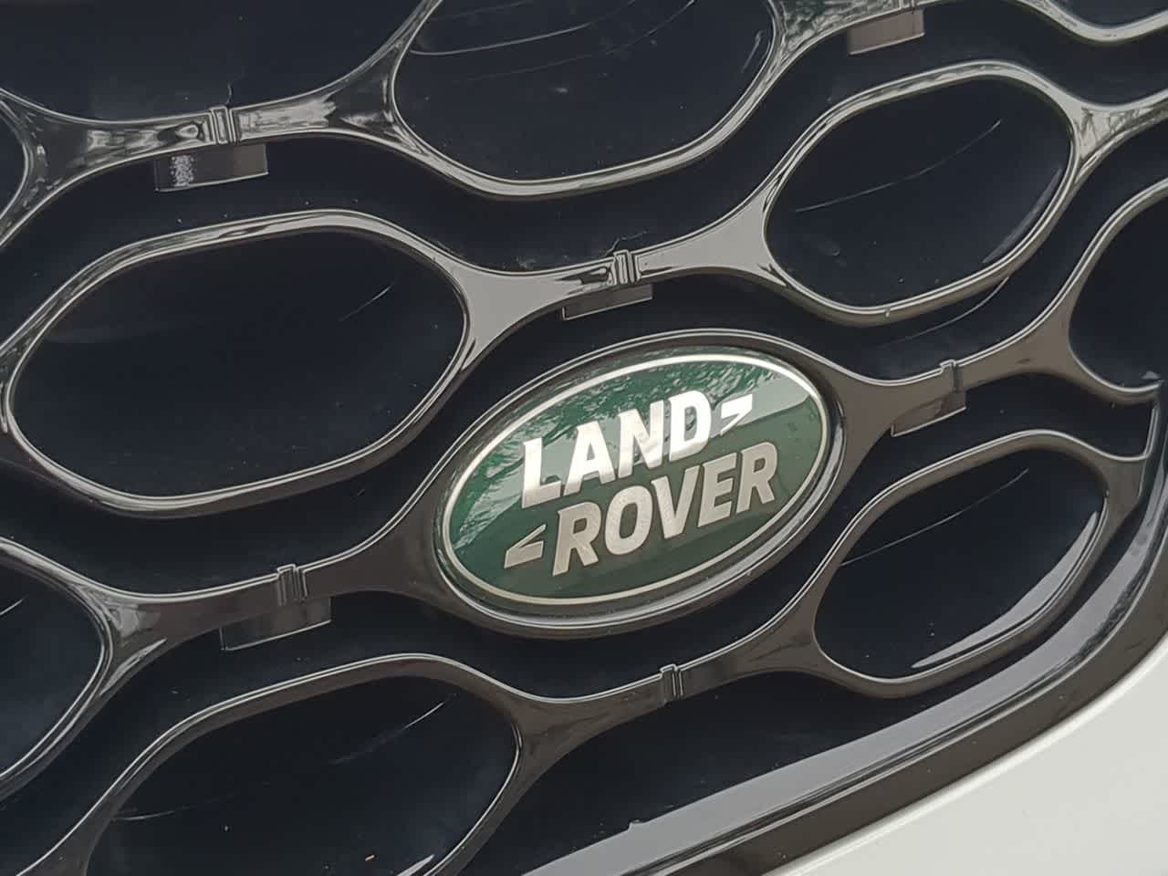 Thumbnail: 2025 Land Rover Discovery Sport - 12