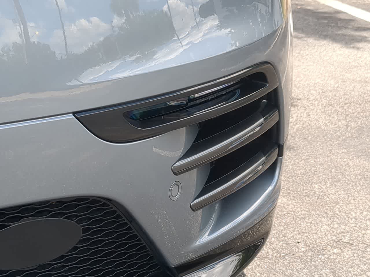 Thumbnail: 2026 Land Rover Range Rover Velar - 11