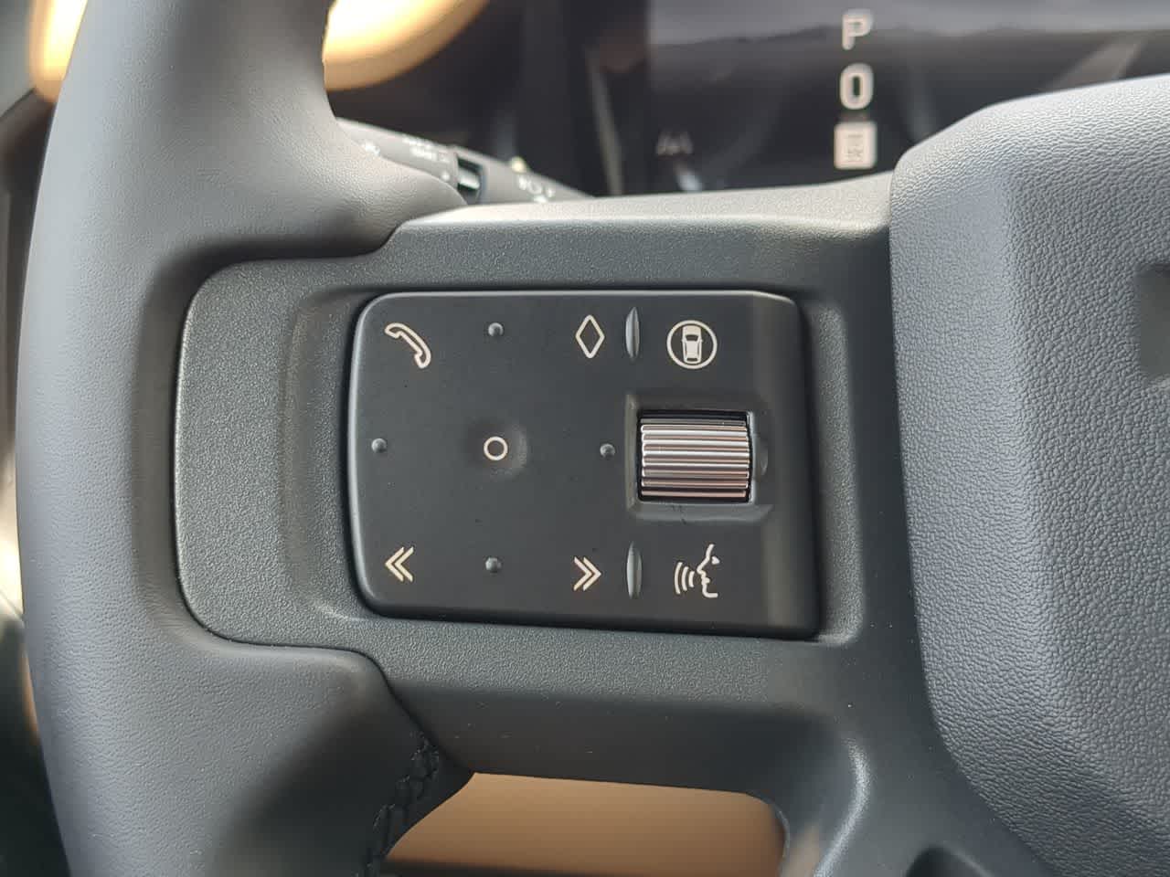 Thumbnail: 2025 Land Rover Defender - 26