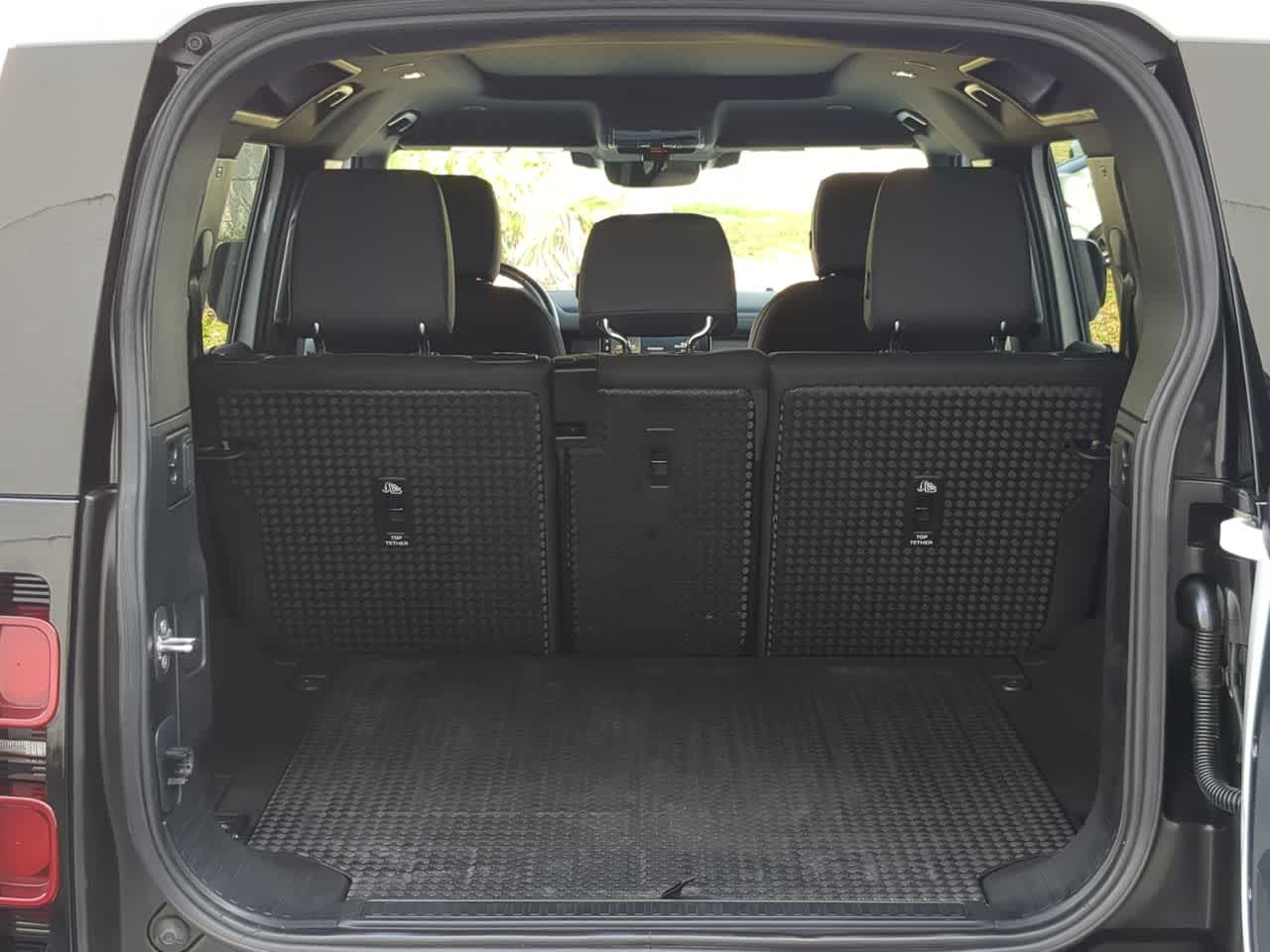 Thumbnail: 2025 Land Rover Defender - 37