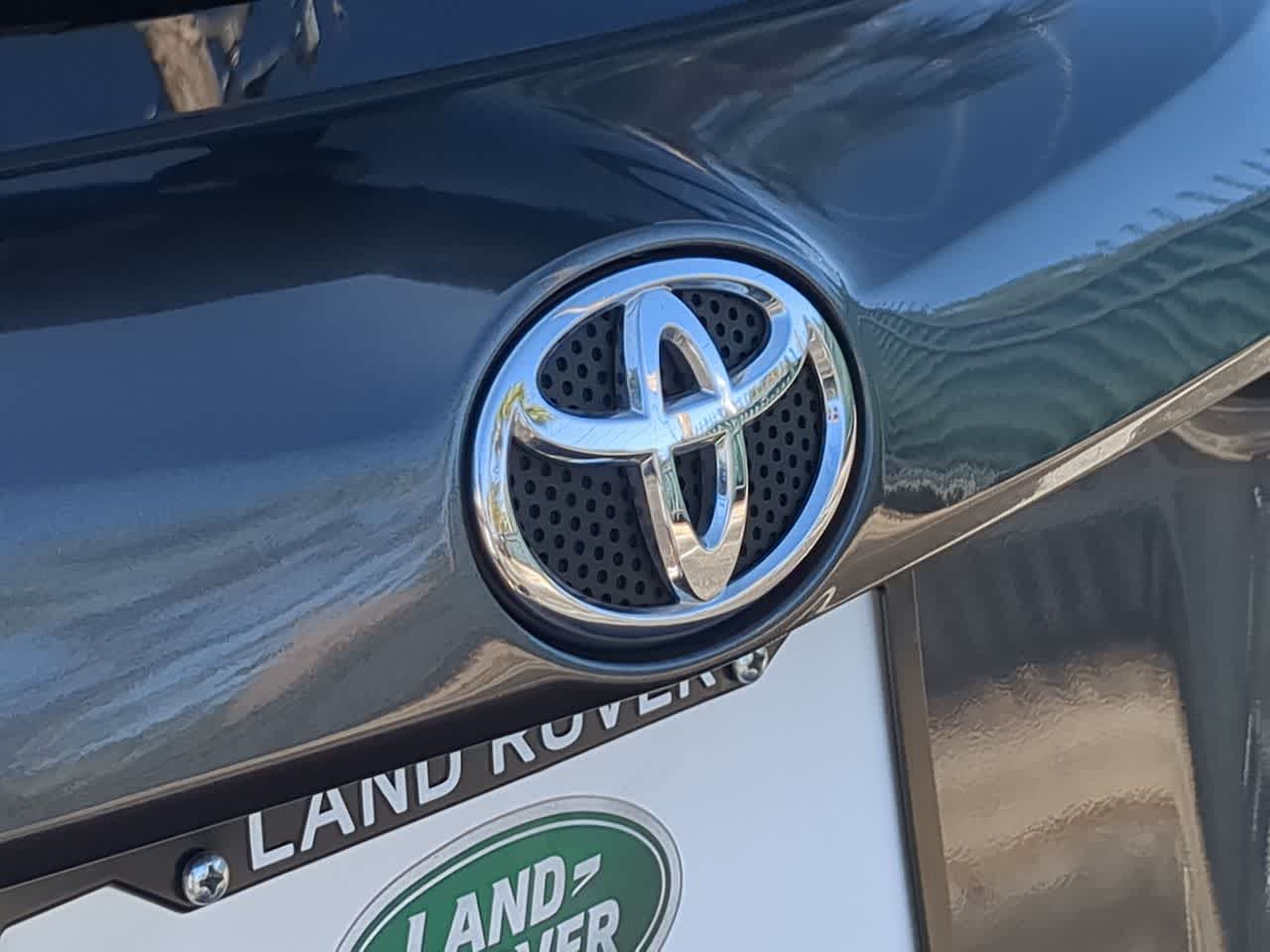 Thumbnail: 2016 Toyota RAV4 - 11