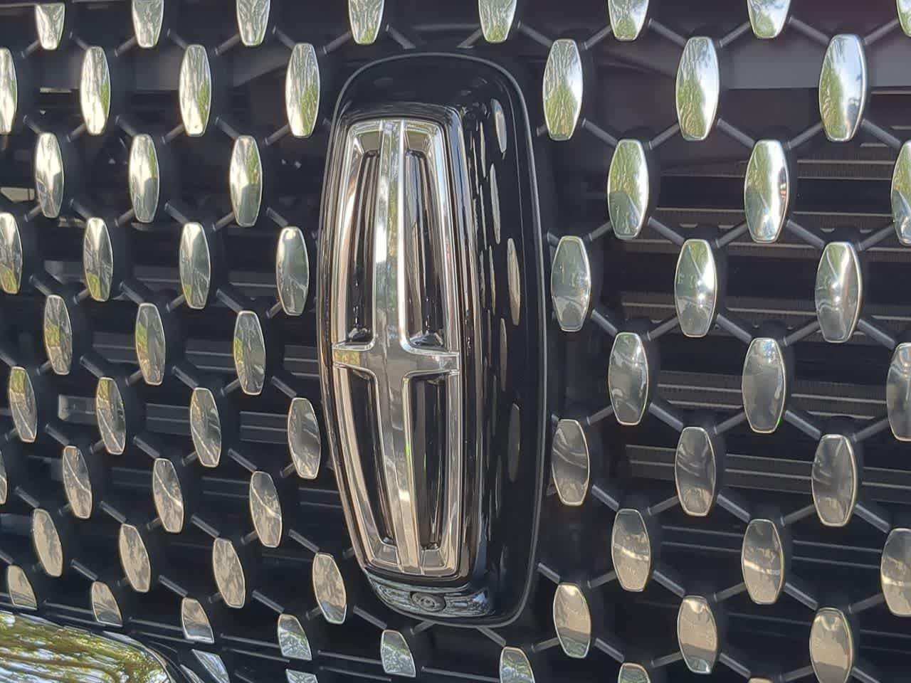 Thumbnail: 2024 Lincoln Navigator L - 11